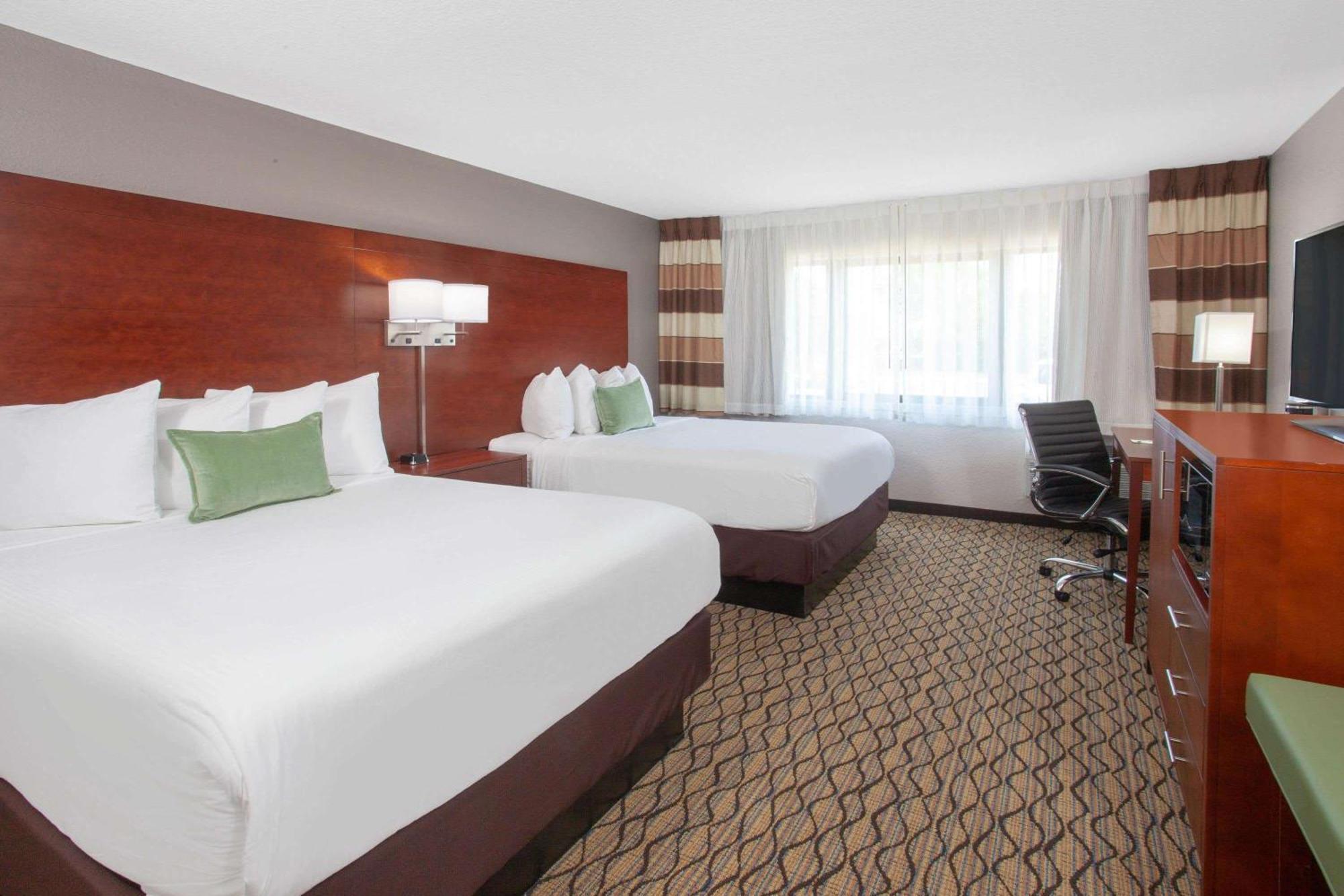 Wyndham Garden Fort Wayne Exterior photo
